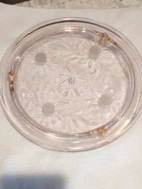 Jeanette Glass Sunflower Three Legged Cake Pedestal.